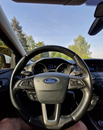 Ford Focus cena 43900 przebieg: 149500, rok produkcji 2017 z Koronowo małe 781